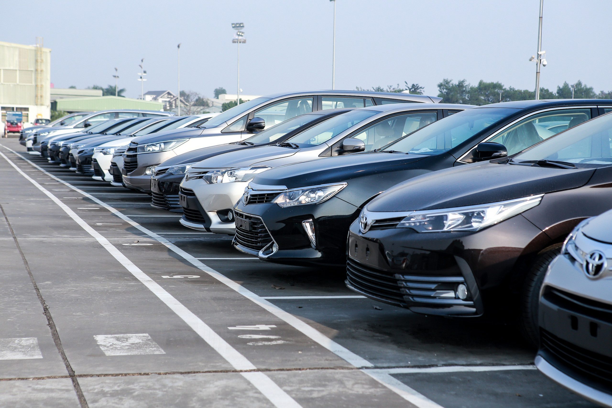 Thị trường ô tô nhập khẩu tăng - doanh số bán ra giảm
